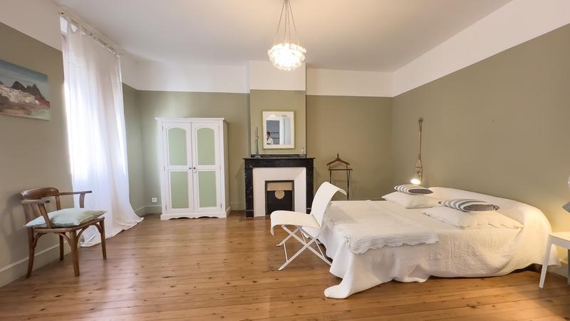 Maison de maîtres - 325 m² - 8 pièces