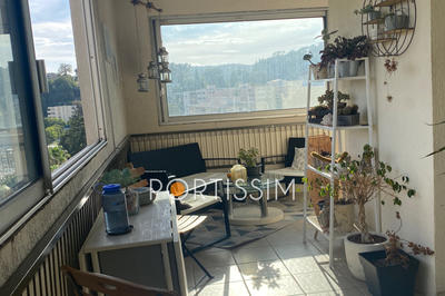 Appartement - 80 m² - 4 pièces