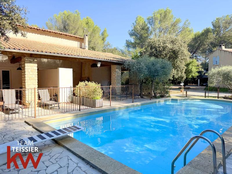 Maison - 301 m² - 5 pièces