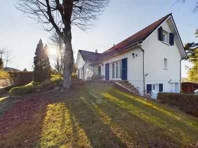 Maison - 150 m² - 8 pièces