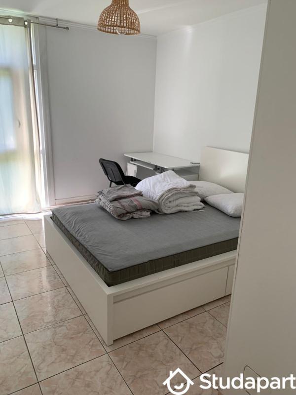 Chambre - 11 m² - 1 pièce