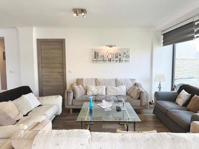 Villa - 200 m² - 5 pièces