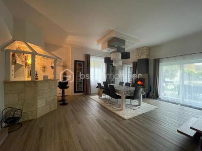 Maison en pierre - 228 m² - 8 pièces