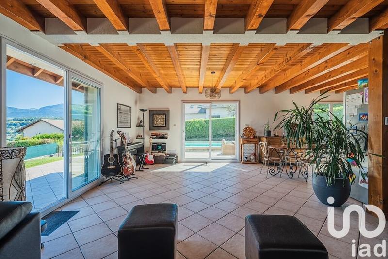 Maison - 210 m² - 5 pièces