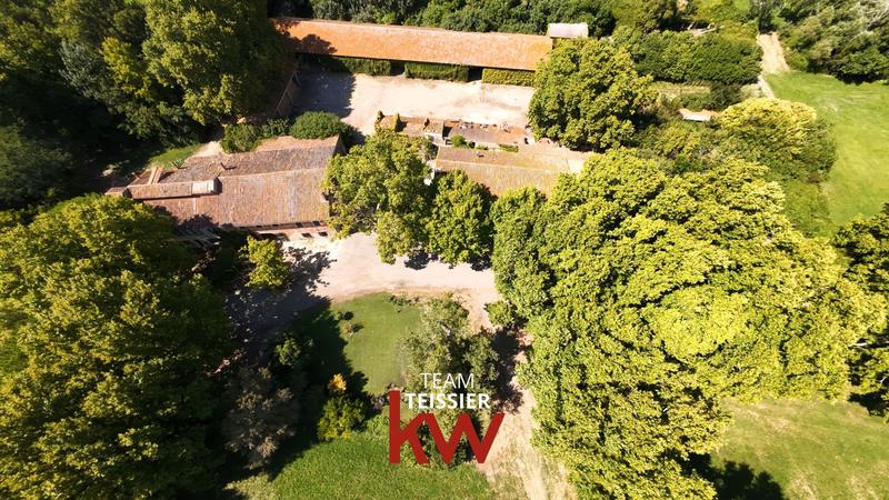 Bastide - 900 m² - 15 pièces