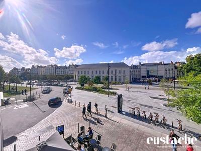 Appartement - 140 m² - 4 pièces