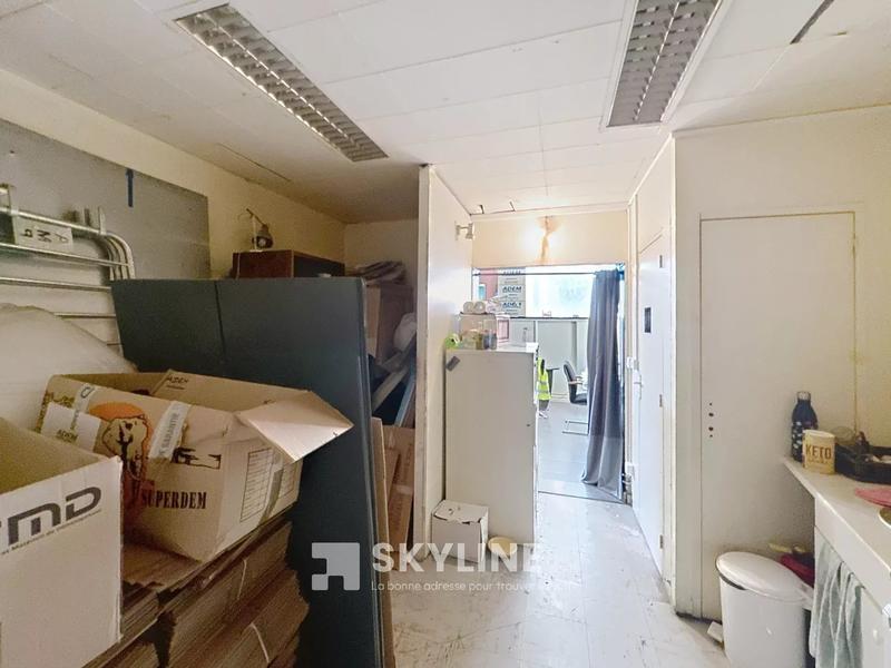 Local d'activités - 101 m² - 5 pièces