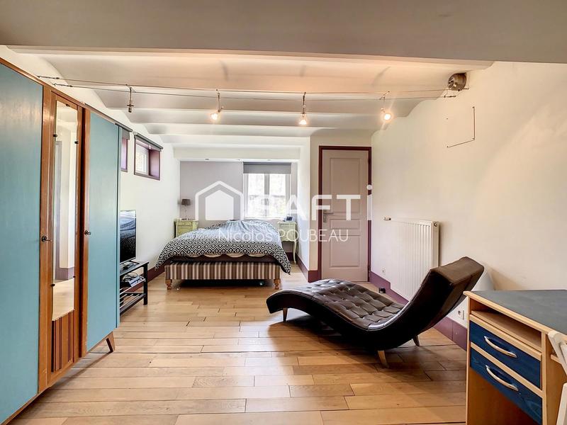 Maison - 240 m² - 9 pièces