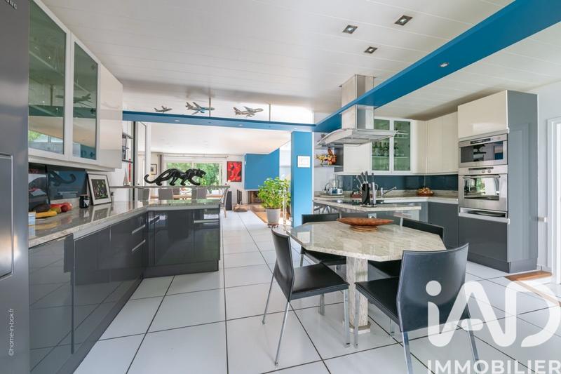 Maison - 245 m² - 9 pièces