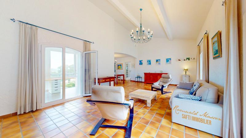 Maison - 163 m² - 6 pièces