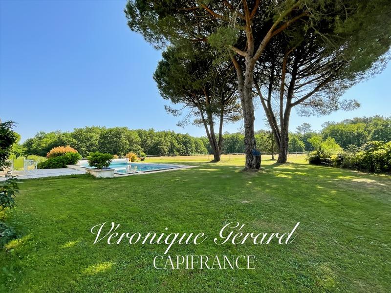 Maison en pierre - 238 m² - 6 pièces