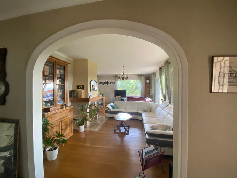 Maison - 210 m² - 7 pièces