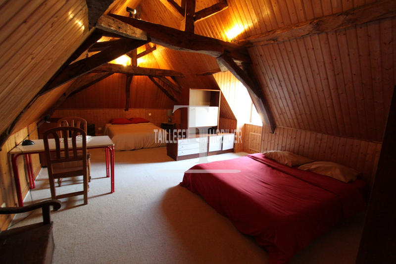 Maison - 252 m² - 9 pièces