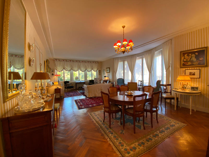 Maison - 210 m² - 7 pièces