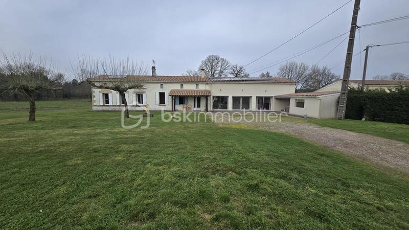 Maison - 226 m² - 7 pièces