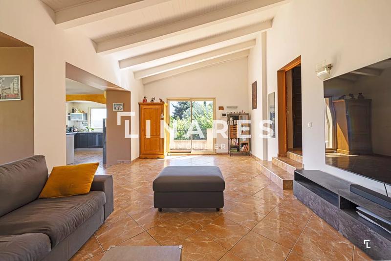 Villa - 167 m² - 6 pièces