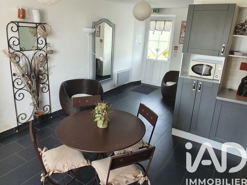 Maison - 561 m² - 35 pièces