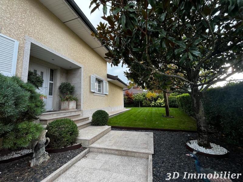 Maison - 255 m² - 7 pièces
