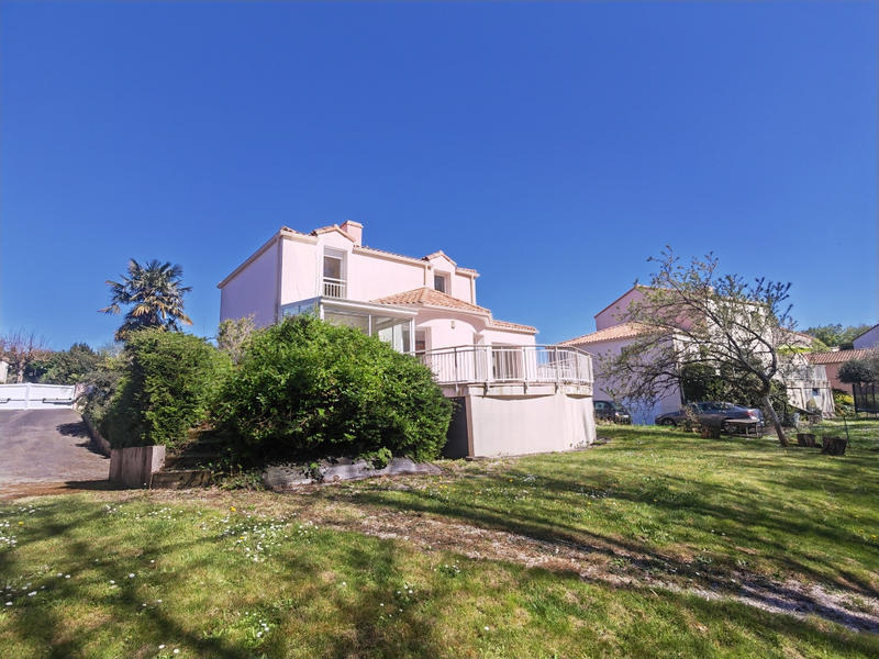 Maison - 145 m² - 6 pièces