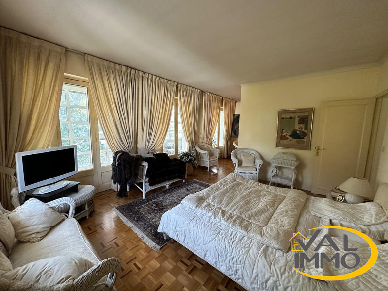 Maison - 270 m² - 7 pièces