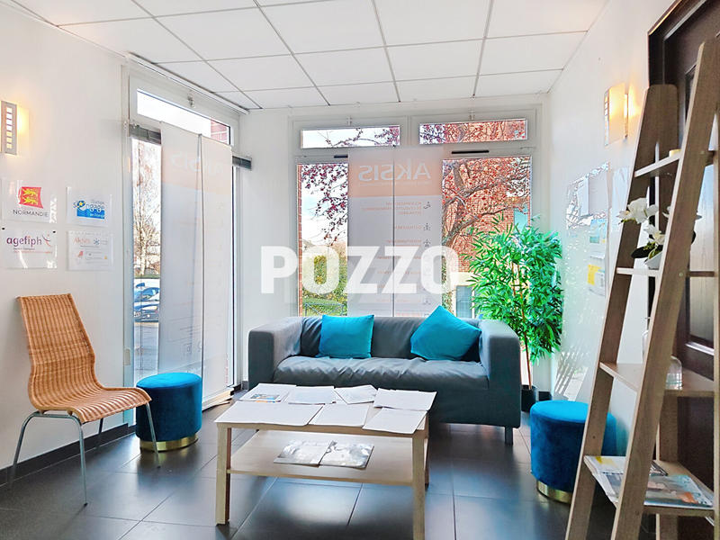 Local commercial - 85 m² - 5 pièces