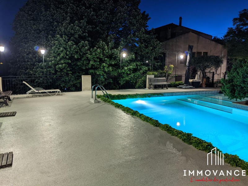 Maison - 290 m² - 7 pièces