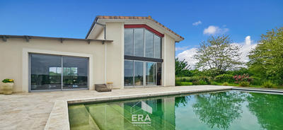 Maison - 280 m² - 8 pièces