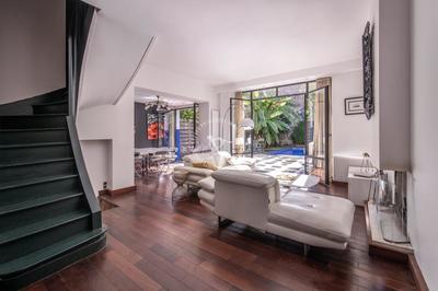 Maison - 172 m² - 9 pièces