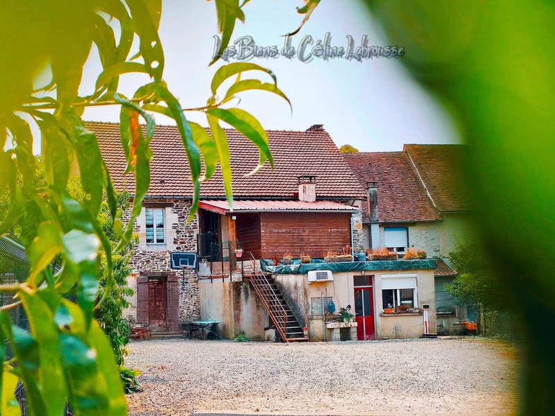 Maison - 241 m² - 6 pièces