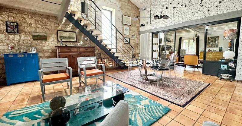 Local d'activité / Entrepôt - 240 m² - 7 pièces