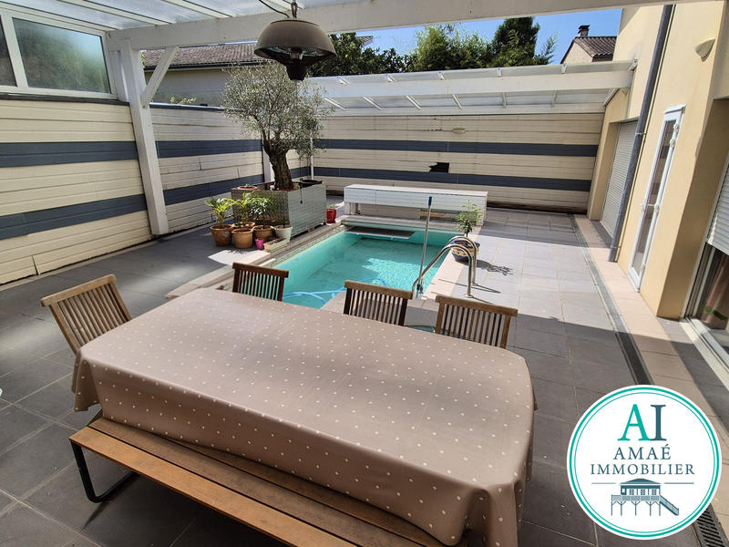 Maison - 339 m² - 30 pièces