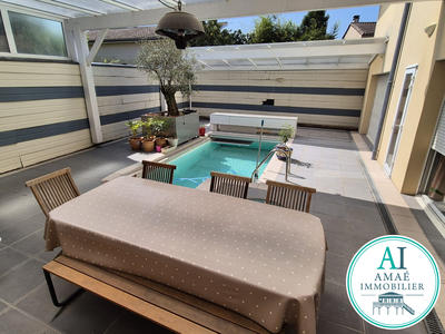 Maison - 339 m² - 30 pièces