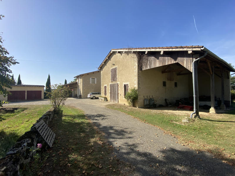 Maison - 291 m² - 13 pièces