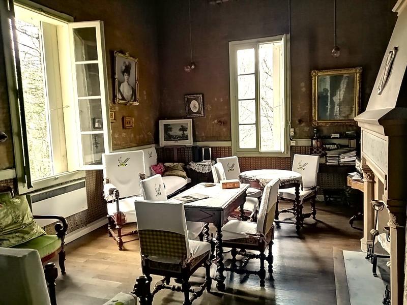 Maison - 240 m² - 9 pièces