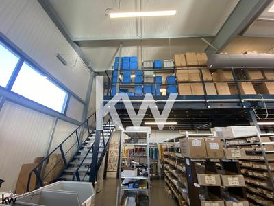 Magasins - 1 200 m²