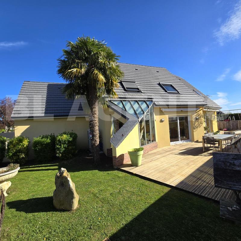 Maison traditionnelle - 200 m² - 8 pièces