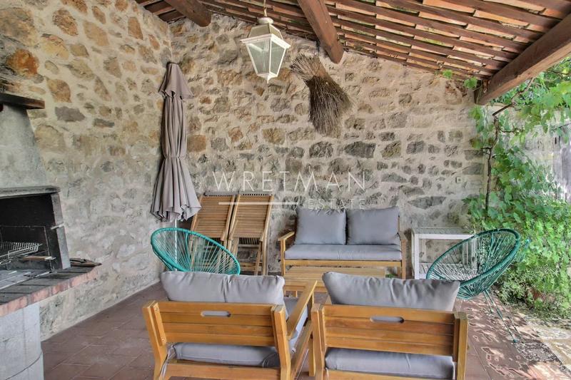 Villa - 201 m² - 6 pièces