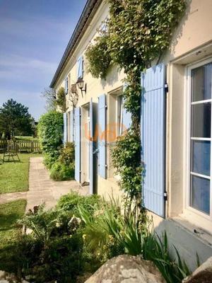 Maison - 232 m² - 8 pièces