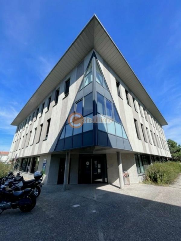 Bureau - 503 m²