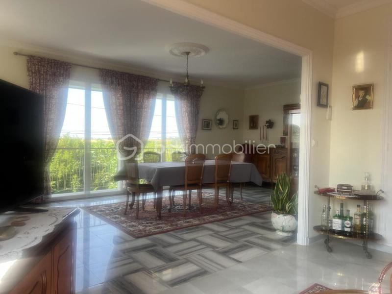 Maison traditionnelle - 162 m² - 7 pièces