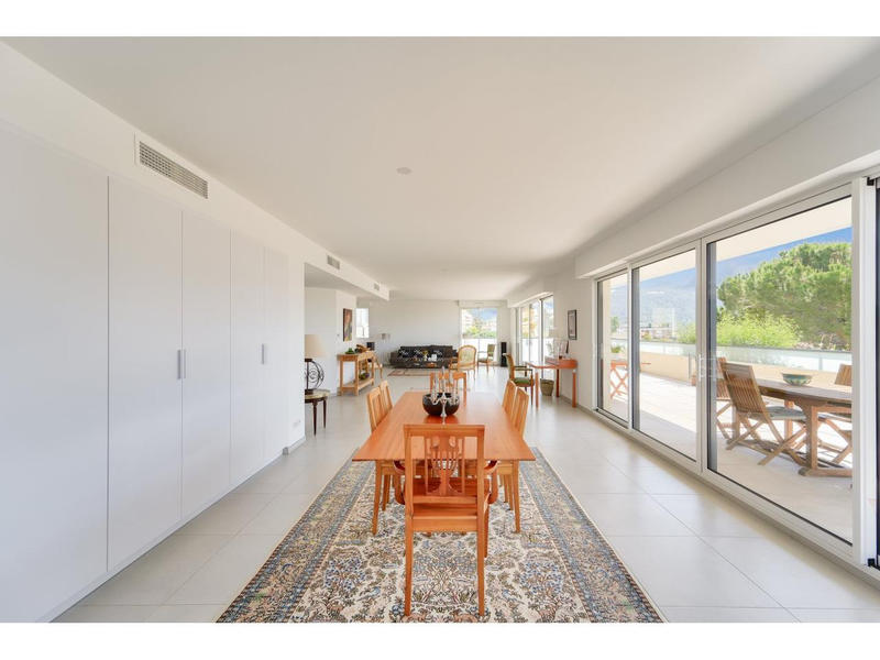 Appartement - 197 m² - 5 pièces