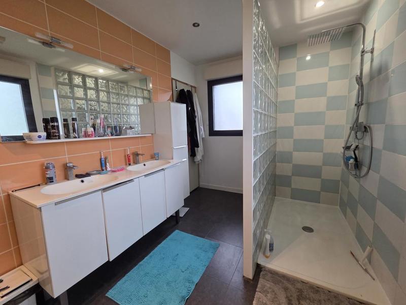 Pavillon - 150 m² - 6 pièces