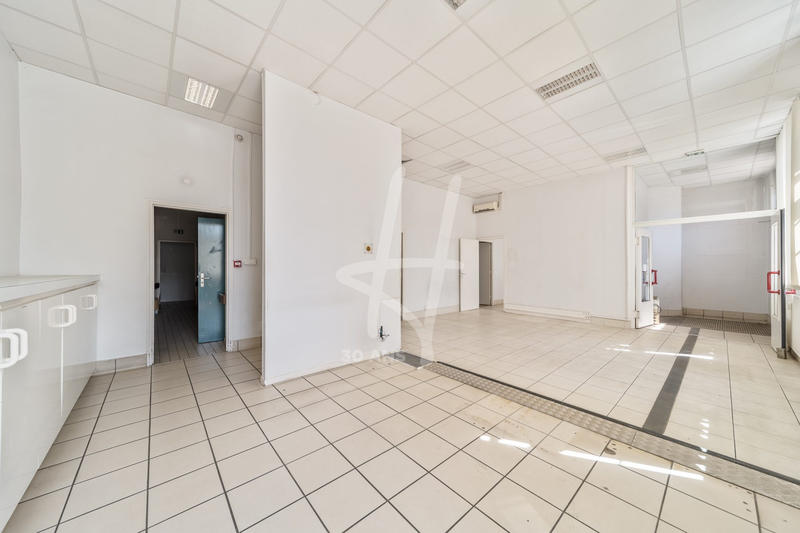 Local d'activités - 194 m² - 6 pièces