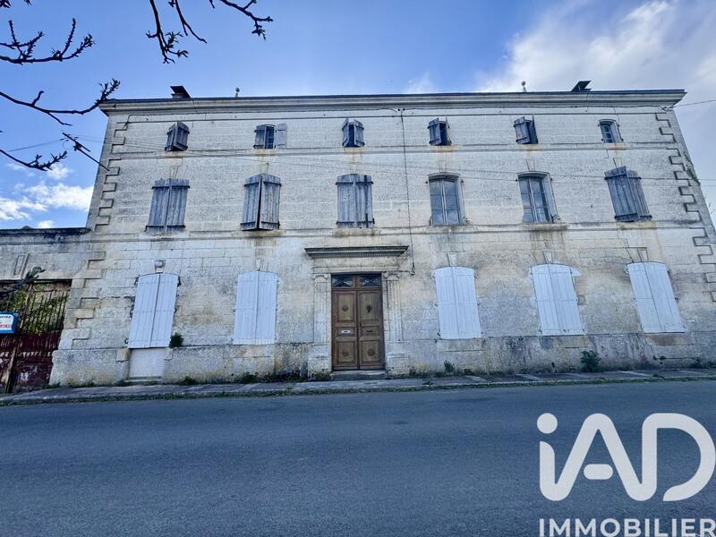 Maison - 300 m² - 10 pièces