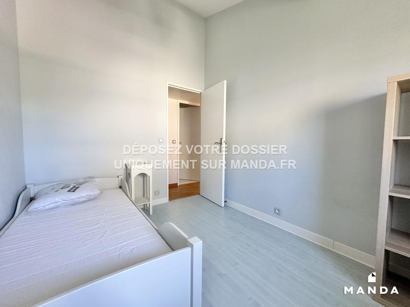 Chambre - 10 m² - 4 pièces