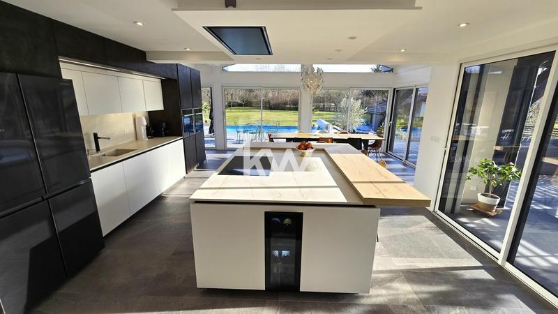 Villa - 437 m² - 13 pièces