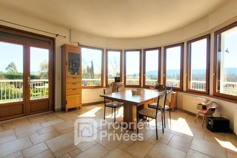 Maison - 196 m² - 9 pièces