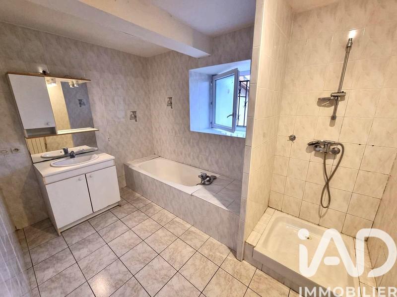 Maison de village - 224 m² - 9 pièces