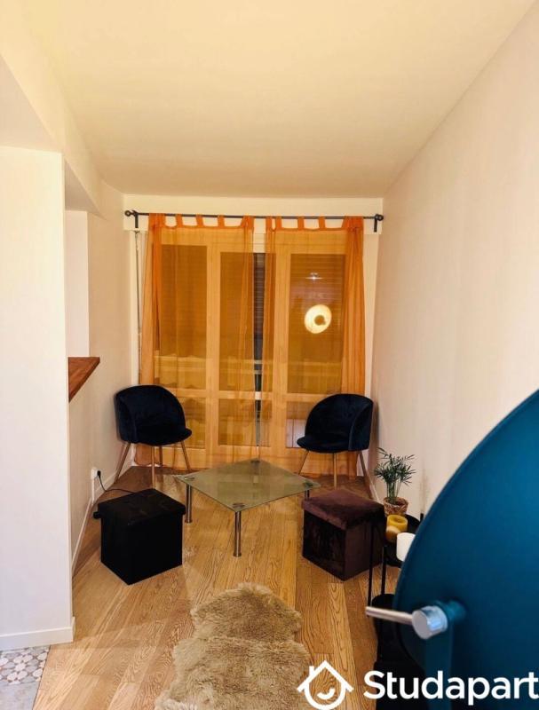 Chambre - 9 m² - 1 pièce