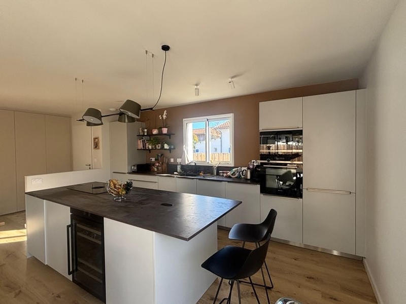 Maison - 104 m² - 4 pièces